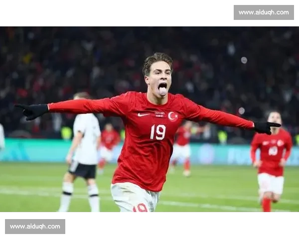 鲁希揭秘伊尔迪兹发型蜕变:阿莱格里的 剪刀手 如何重塑尤文新星 鲁希揭秘伊尔迪兹发型蜕变:阿莱格里的 剪刀手 如何重塑尤文新星